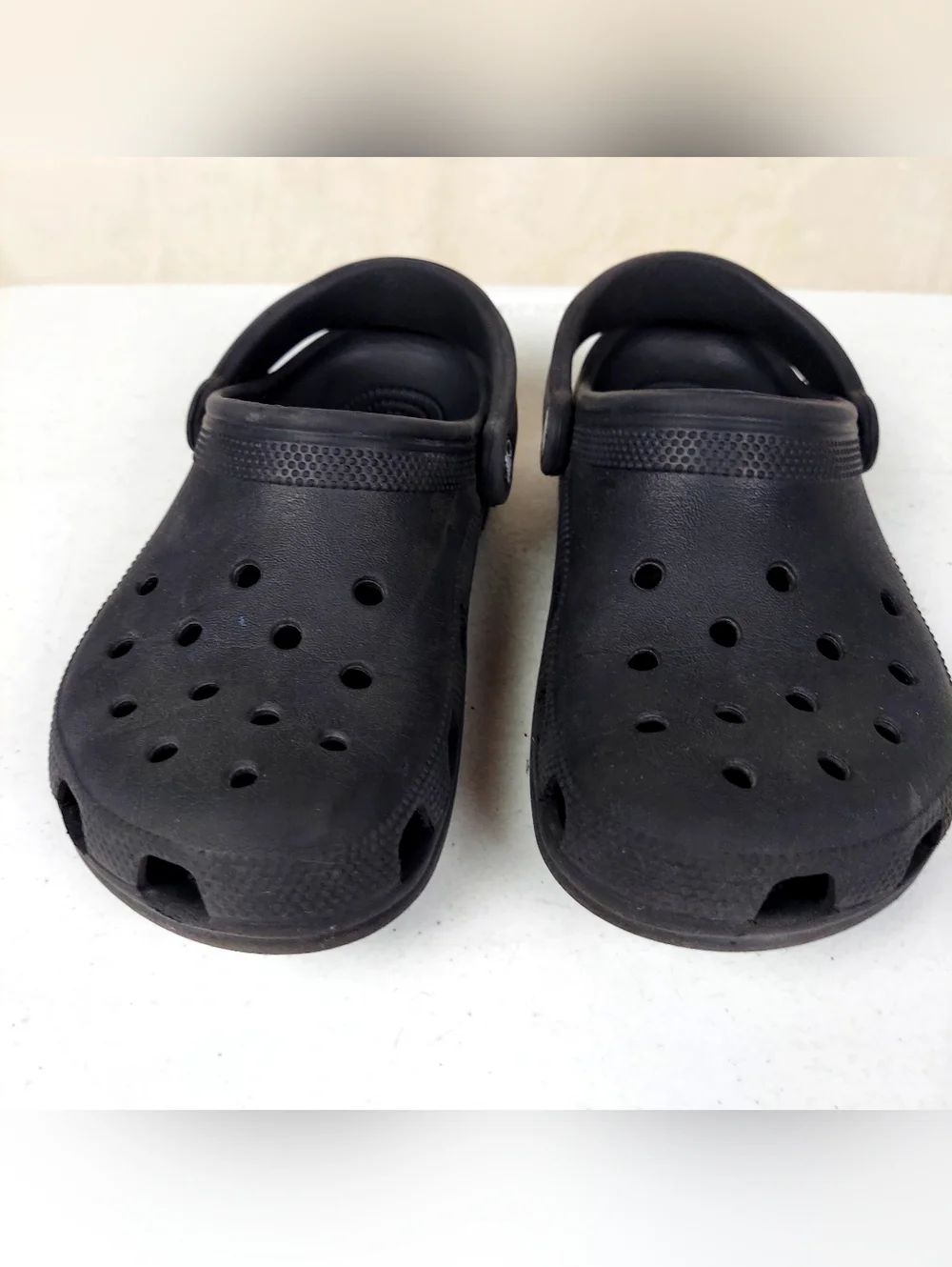 Classic Black Crocs Slip-Ons Water Shoe Size 4